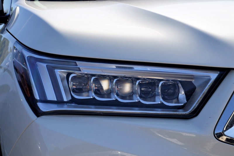 automobile-ST AUBAN-min_acura-headlamp-2834131